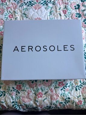 AEROSOLES Light Blue Box with Black Logo